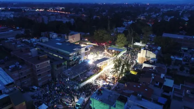 Спасательные работы в Мехико не прекращаются и с наступлением ночи