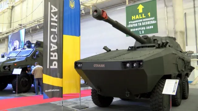 Український бронетранспортер "Отаман" - один зі зразків, представлених на виставці "Зброя і безпека"