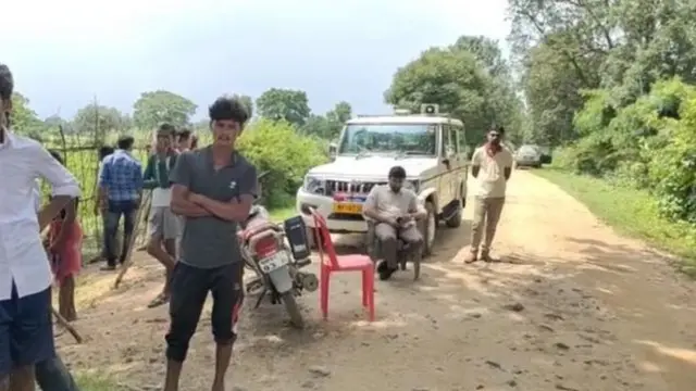 बांधवगड व्याघ्र प्रकल्पाजवळील रस्ता
