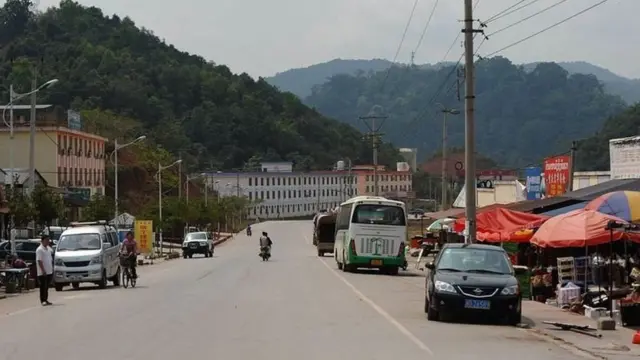 เมืองบ่อเต็นของลาว