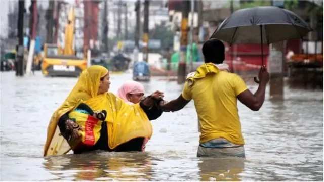 বৃষ্টিতে ব্যাপক জলাবদ্ধতা দেখা যায় চট্টগ্রামসহ অনেক স্থানে। (ফাইল ছবি)