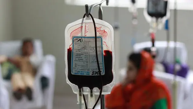 આકસ્મિક સંજોગો માટે 24 કલાક માટેની હેલ્પલાઇન શરૂ કરાઈ હતી, જેથી કોઈ પણ દર્દીને રક્તના અભાવના કારણે મુશ્કેલીનો સામનો ન કરવો પડે