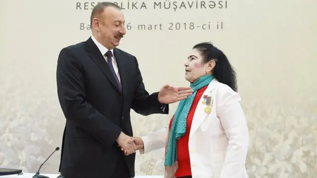 İlham Əliyev fermerlər Fatma Hüseynovaya, Tofiq İsmayılova və Fazil Musayevə 1-ci dərəcəli "Əmək" ordenlərini təqdim edib