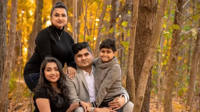 জাহিদ হোসেন এবং পরিবার