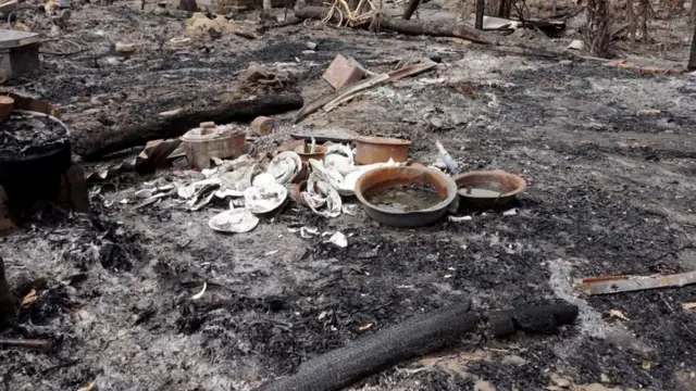 Mabaki yalioslia baada ya nyumba kuchomwa kaskazini mwa jimbo la Rakhine Agosti 31, 2017.