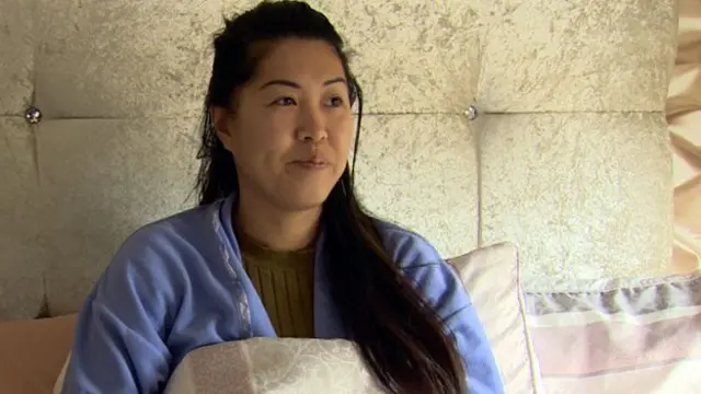 سنہ 2019 میں بھی یِن نے بی بی سی سے بات کی تھی اور بتایا تھا کہ کیسے اس بیماری نے ان کی زندگی کے ہہترین سال تباہ کر دیے تھے۔