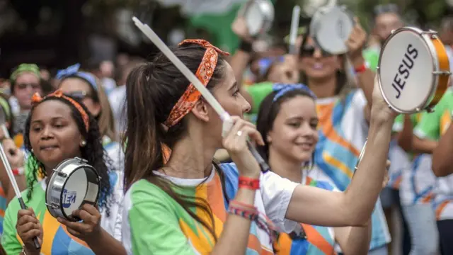 一些宗教团体也参加了嘉年华游行。