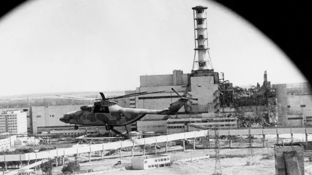 أدى انفجار مفاعل تشيرنوبل لوفاة 54 شخصا بشكل مباشر بينما أدى الإشعاع الناجم عنه لآلاف الوفيات الأخرى