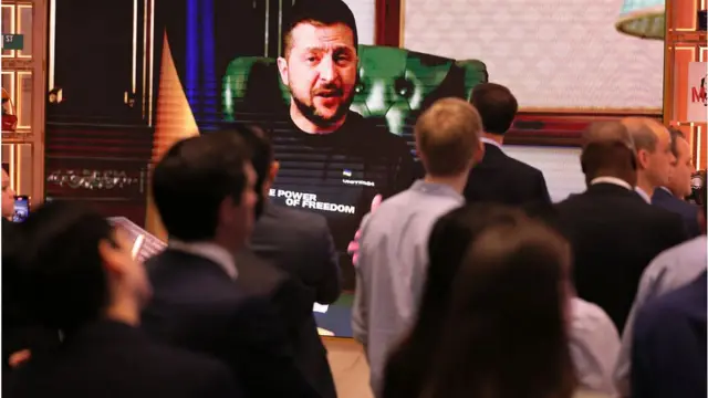 প্রেসিডেন্ট ভলোদিমির জেলেনস্কি