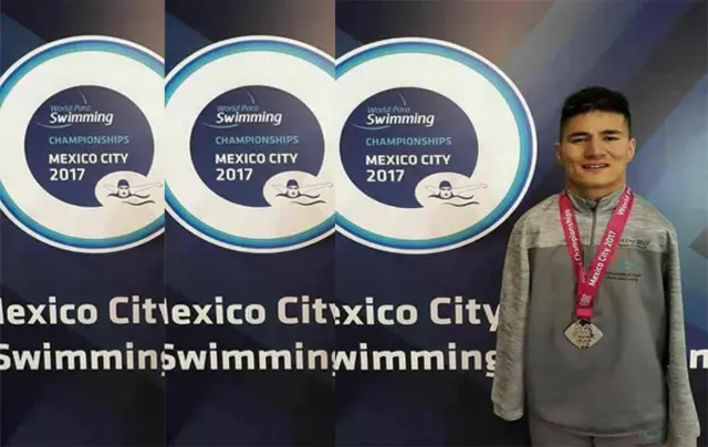 عباس کریمی شناگر معلول افغانستان