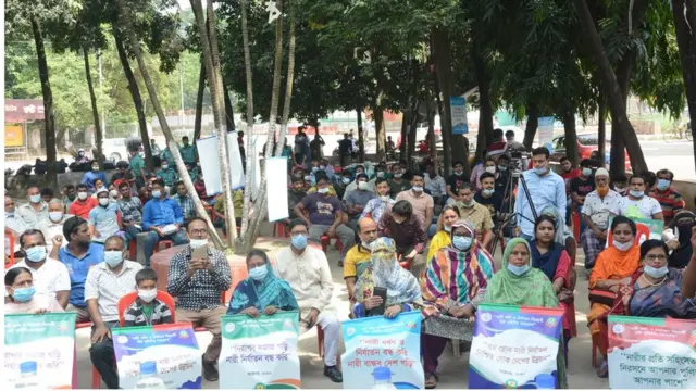 সমাবেশে অংশগ্রহণকারীদের একাংশ