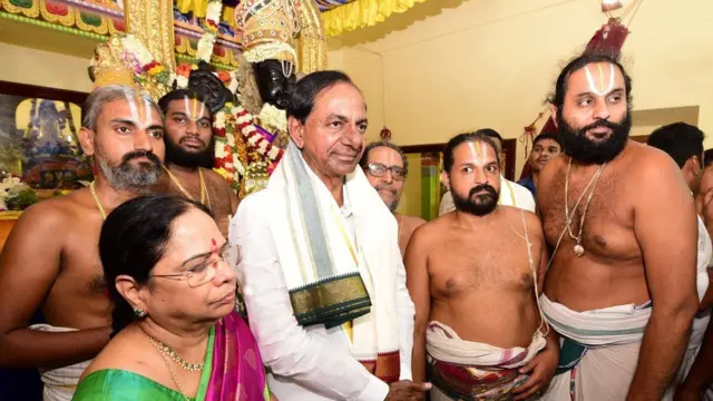 అత్తి వరదరాజ స్వామి గుడి తెలంగాణ ముఖ్యమంత్రి
