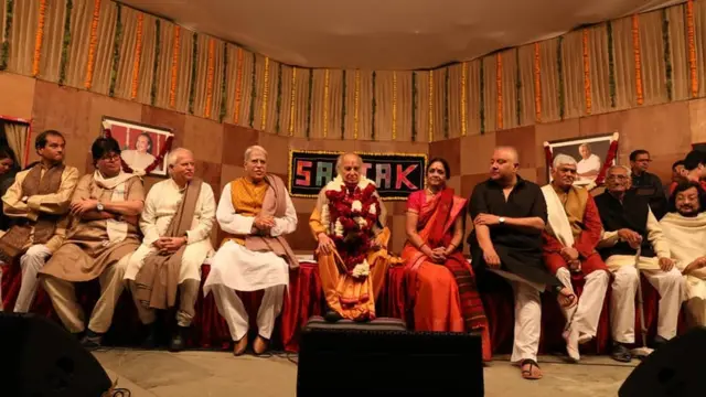 જાન્યુઆરીમાં અમદાવાદમાં સપ્તકમાં પંડિત જશરાજનું સન્માન કરવામાં આવ્યું હતું એ પ્રસંગની તસવીર