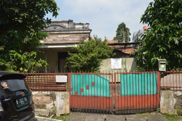 rumah belanda