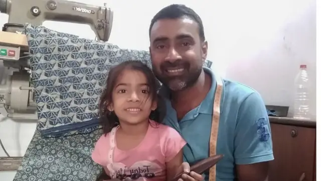 પંચાલ પરિવારની તસવીર