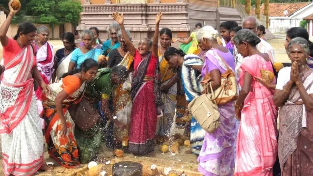 தோங்காய் உடைப்பு