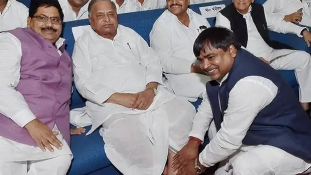 गायत्री प्रजापति