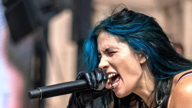 Толоконникова