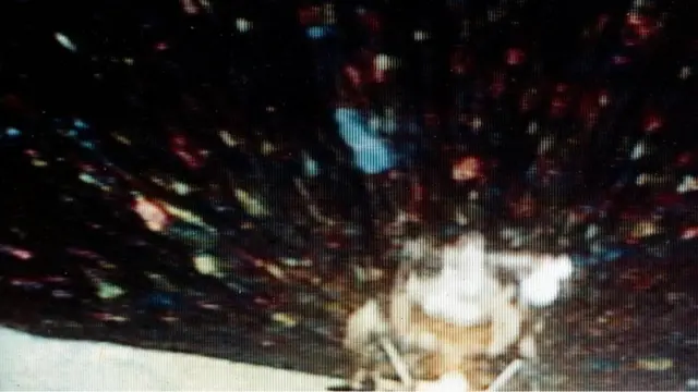 धुंधली तस्वीरें