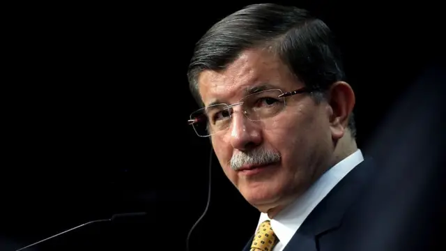 Davutoğlu: Yıldırım, Soylu ve Albayrak, Cumhurbaşkanı'nın koordinasyonuyla bana kumpas kurdular - BBC News Türkçe