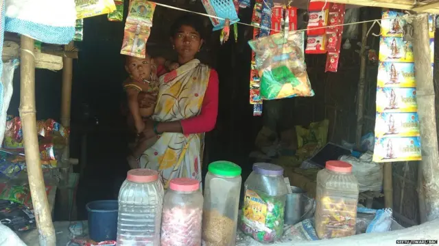 ਨੇਹਾ ਦੇਵੀ ਇੱਕ ਕਰਿਆਨੇ ਦੀ ਦੁਕਾਨ ਚਲਾਉਂਦੀ ਹੈ