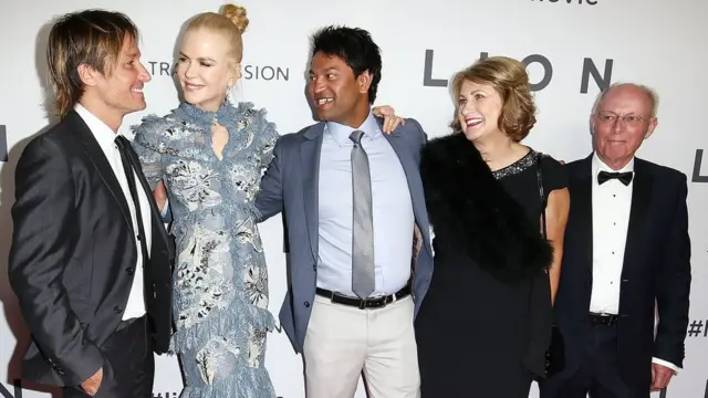 Keith Urban, Nicole Kidman, Saroo Brierley, Sue Brierley e John Brierley