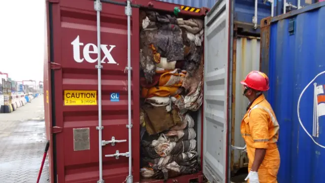 இலங்கைக்குள் கொண்டு வரப்பட்டுள்ள குப்பை