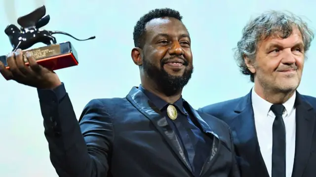 أمجد أبو العلاء