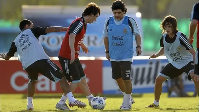 Lionel Messi and Diego Maradona in Argentina training