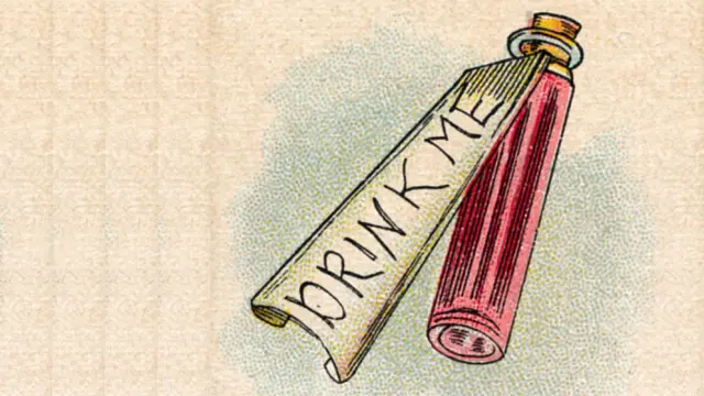 Botella que dice BÉBEME