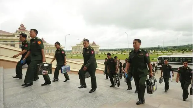 အရွေးကောက်ခံမဟုတ်တဲ့ တပ်မတော်သား ၂၅ ရာနှုန်းပါဝင်နေတဲ့အချက်ဟာ အငြင်းပွားမှု အများဆုံးဖြစ်နေ