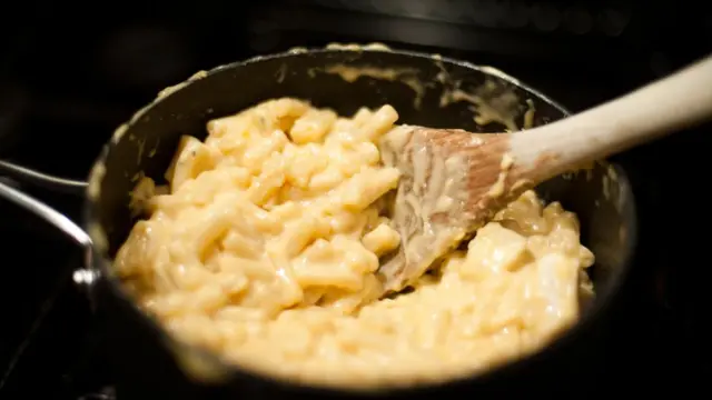 Макароны в сырном соусе