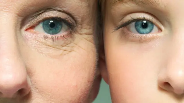 Лица молодой и пожилой женщины