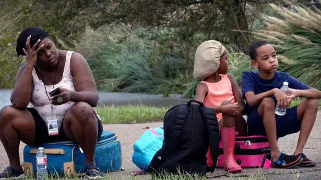 بے یارو مددگار