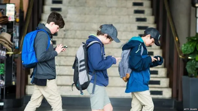 ਫ਼ਬਿੰਗ, ਮੋਬਾਈਲ, ਤਕਨੀਕ