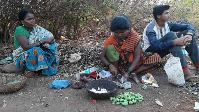 आदिवासी महिला