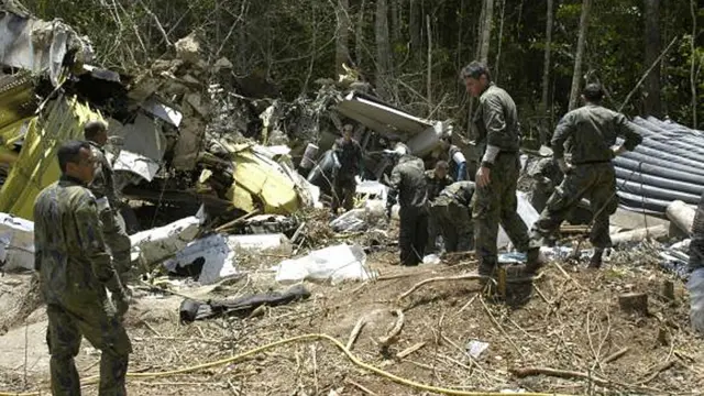 Equipes da FAB trabalham no resgate
