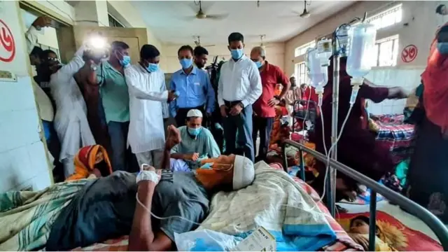 মির্জাগঞ্জ হাসপাতালের দৃশ্য