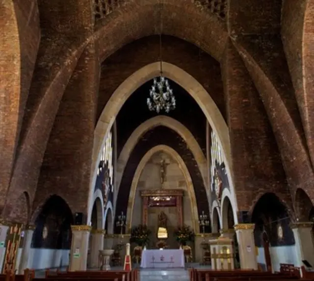 Interior de la iglesia de Santa Ana