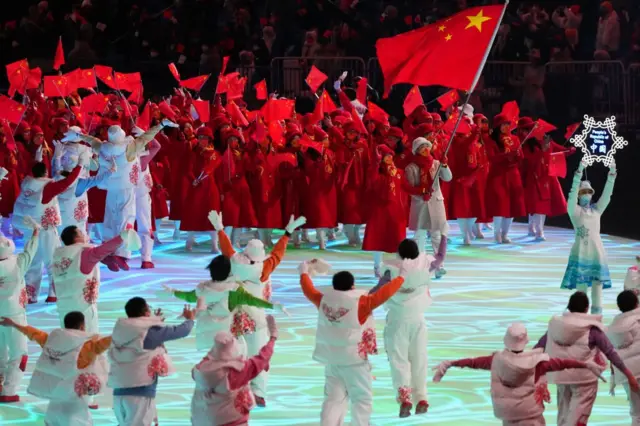 La delegación de China en la ceremonia inaugural de Beijing 2022.