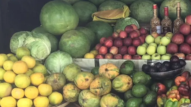 most pipo dey rush to buy fruit now