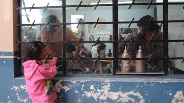 Salón de clases en una escuela local