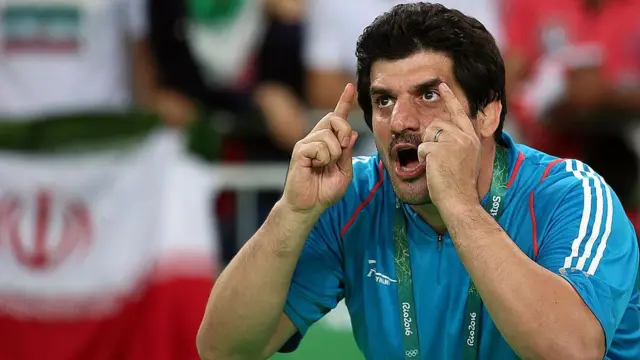 رسول خادم، رئیس مستعفی فدراسیون کشتی ایران: شرایط معیشتی جامعه، زندگی شخصی و خانوادگی تک تک قهرمانان ملی، به ویژه قهرمانان رشته‌های المپیکی ورزش کشور همچون کشتی، وزنه برداری و تکواندو را بشدت تحت الشعاع خود قرار داده است.