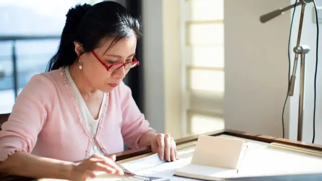 يقول الخبراء إن تفضيل الإنتاجية على الحضور قد يقلل من الضغوط التي تؤدي إلى اتباع ممارسة "يا مياو"