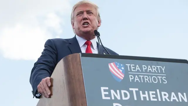 Дональд Трамп на митинге "Партии чаепития"