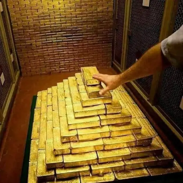 မြန်မာနိုင်ငံမှာ ရွှေကို စုတဲ့ သူတွေက အတုံးလိုက် ဝယ်ကြတာပါ။