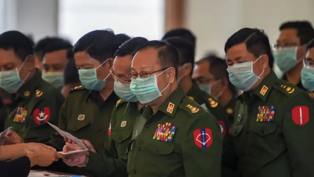 တပ်မတော် သားကိုယ်စားလှယ်များ