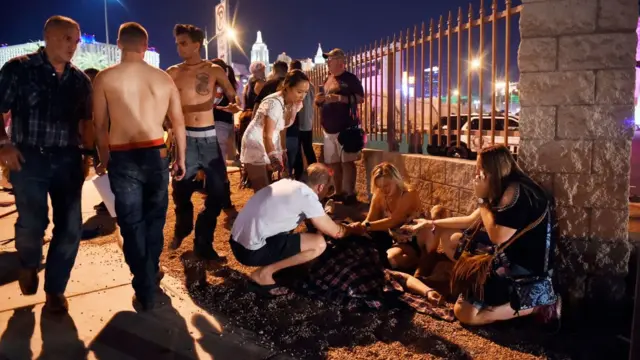 லாஸ் வேகஸ் சூதாட்ட விடுதி அருகே துப்பாக்கி சூடு