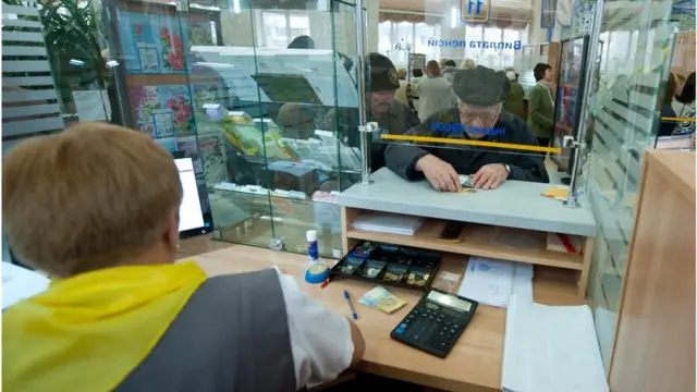 І після 1 вересня пенсію можна буде отримати на пошті, запевняють у Пенсійному фонді
