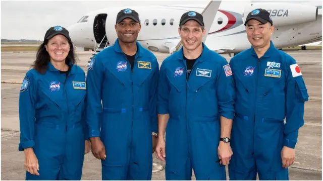 экипаж "Драгона"